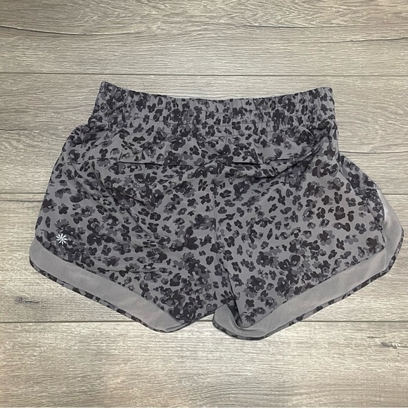 Athleta Printed Mesh Racer Run Mid-rise Lined Short Libra Gray Animal Sz XS. - Picture 7 of 10